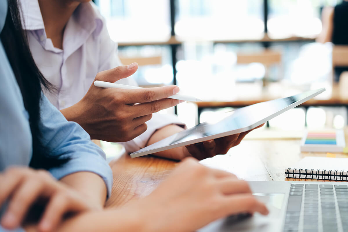 ICE_PfleGesund_Foto_AdobeStock_298526232 ICE-PfleGesund